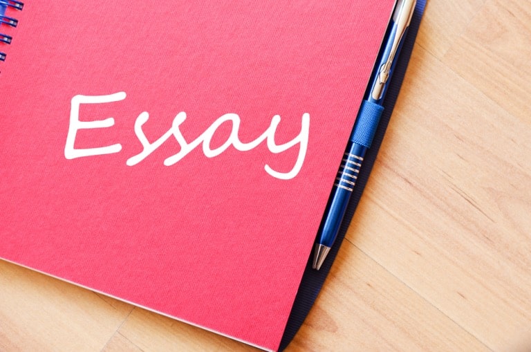 how to write a strong essay title